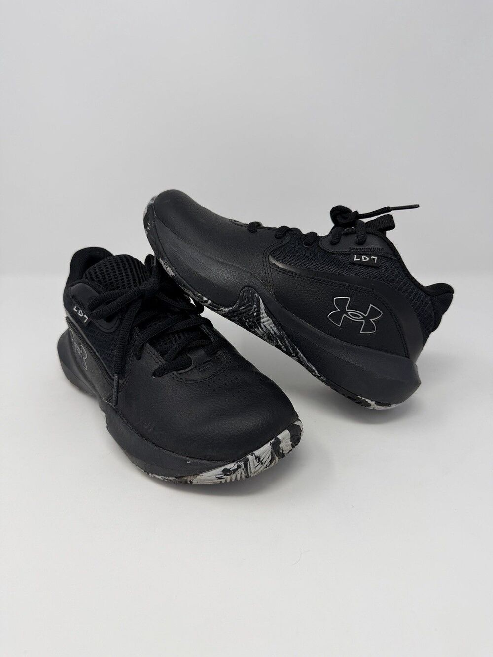 Under Armour Lockdown 7 Unisex Kids Black Low Top Lace-Up Basketball Sneakers 3Y
